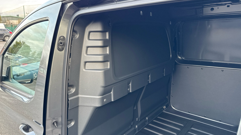 Ford Transit Connect 230 L2 Diesel 2.0 EcoBlue 102ps Limited Van